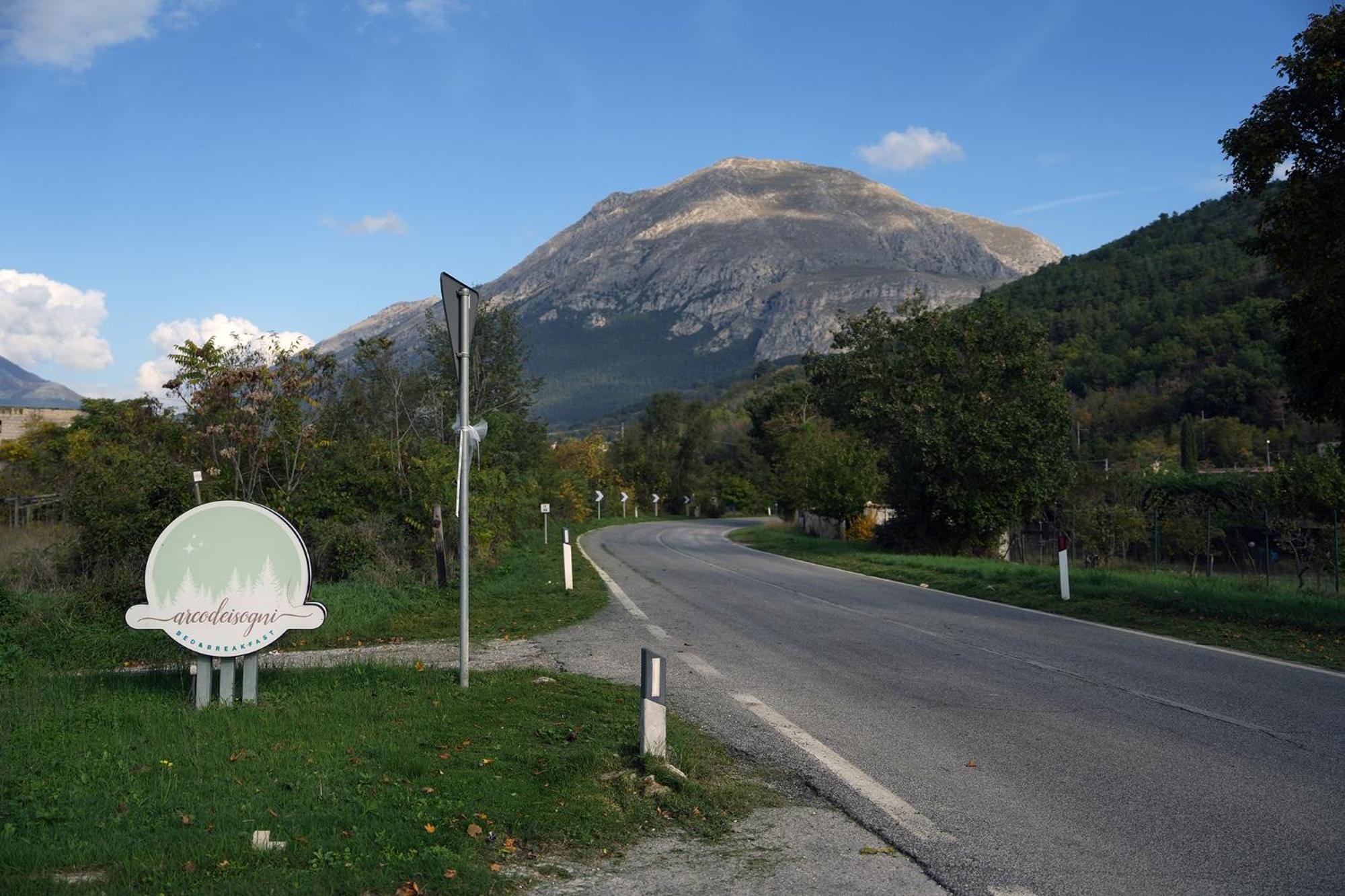 B&B Arco Dei Sogni Celano Bagian luar foto